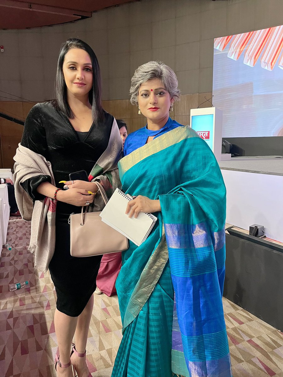 ManviTaneja7's tweet image. Congratulations to the entire team of Bharat Express💐
#bharatexpress #BharatExpressLaunch