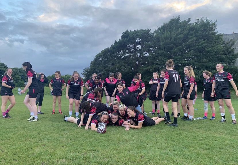 NaGaeilAeracha's tweet photo. Any interest in getting involved in our Women’s+ Gaelic football team as either a coach or manager? They’re shield winners 💅 

Send us a DM 🖤💗 and please RT to get this in front of as many people as possible! https://t.co/FbxnuY5Wex