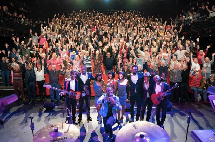 Special thank you to everyone that attended my sold out show at Curve last night. What an amazing time we all had. Can you spot yourself in the audience? 
#anighttoremembermotownshow #motown #theatre