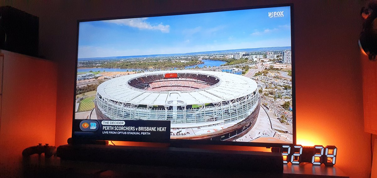 MDEA1981's tweet image. Finally home from the furnace and yeah, you BET I&apos;m watching the replay again. 🧡 #GetScorched #BBLChamps