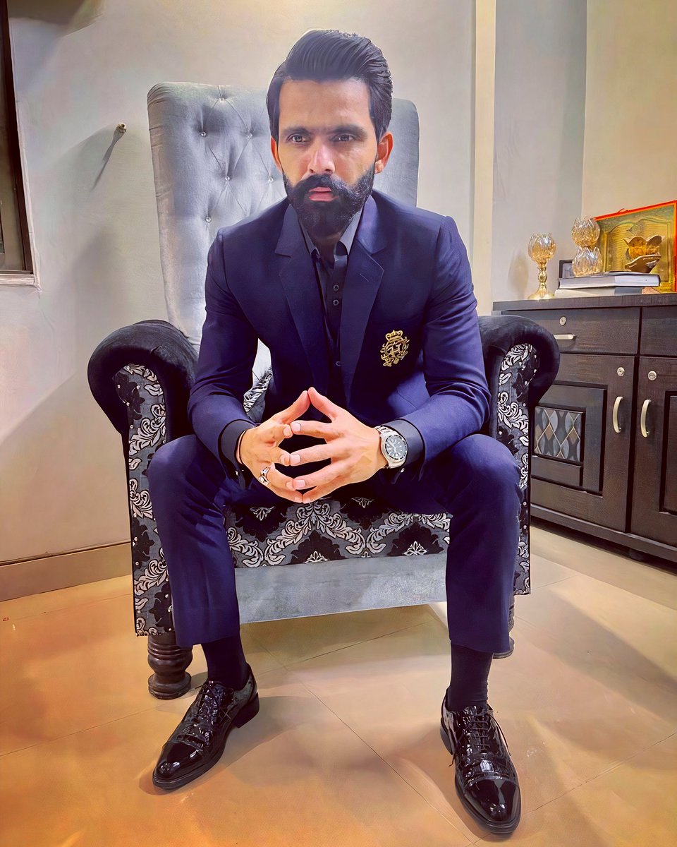 Everything is on point, I’m ready to roll! 🕴🏼😎

#swag #likeaboss #fawadalam