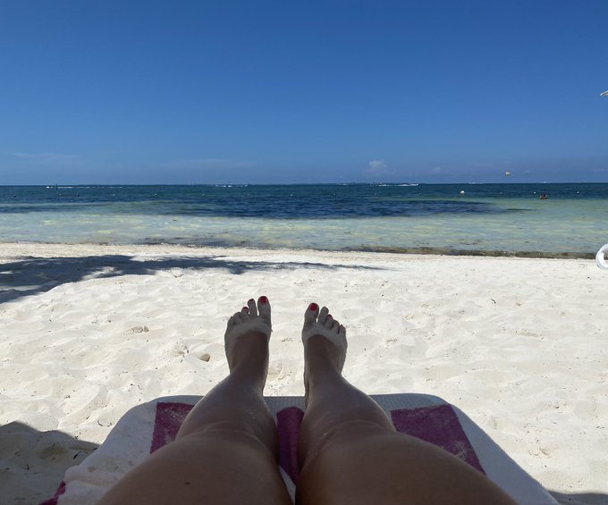 Just thinking about the hot sun and cold drinks 🍹 https://t.co/b3U3ZUzdcW.  Please #RT and #Share https://t<a href="/tag/share"class="tags"><span>#share</span></a><a href="/tag/rt"class="tags"><span>#rt</span></a>
