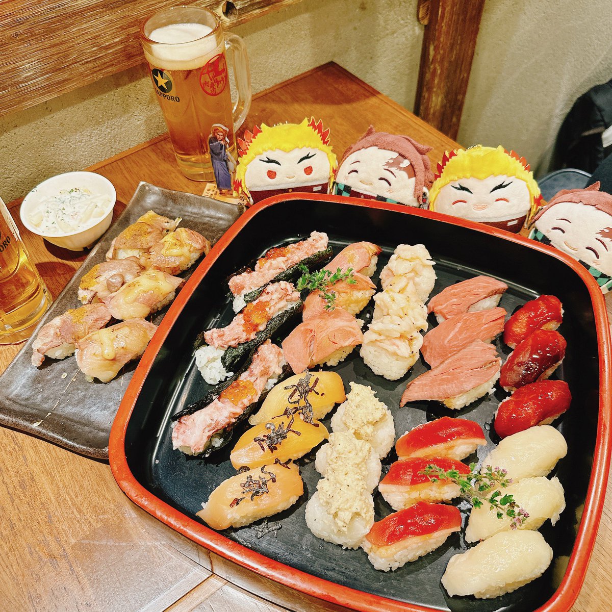 竈門炭治郎 ,煉獄杏寿郎 「話題の店に行ったが満腹すぎて口がきけなくなった 」|きりこ🖊のイラスト
