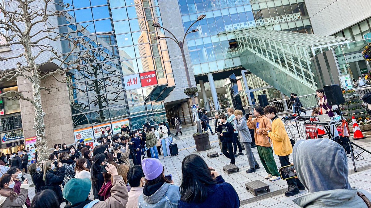 delaryota's tweet image. CielyとA//FECTとの合同ストリート

ありがとうございました！

ご覧の通りこの笑顔でございます🫡

でら楽しかった！！

浜松またいっぱい行くでね

3組でライブハウスでもスリーマンとか

やりたいね👍👍

#Ciely
#AFECT
#MDJ