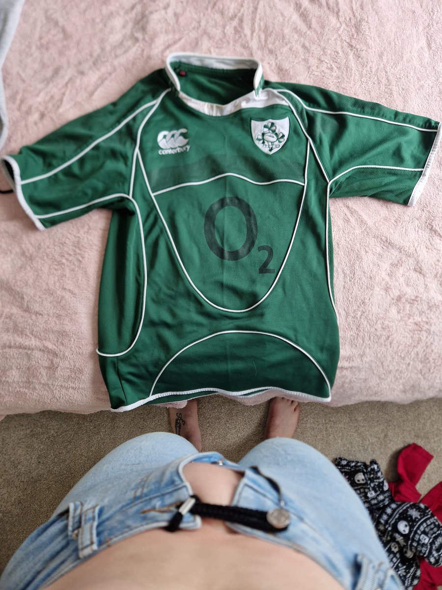 Niamh_F_Kielb's tweet photo. When the maternity jeans are in the wash.
#IrelandvsWales #6nations2023 https://t.co/qHICvnD0om