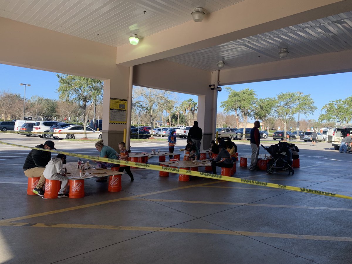 Kids workshop at 6869 our future customers love building their kits . 🥰