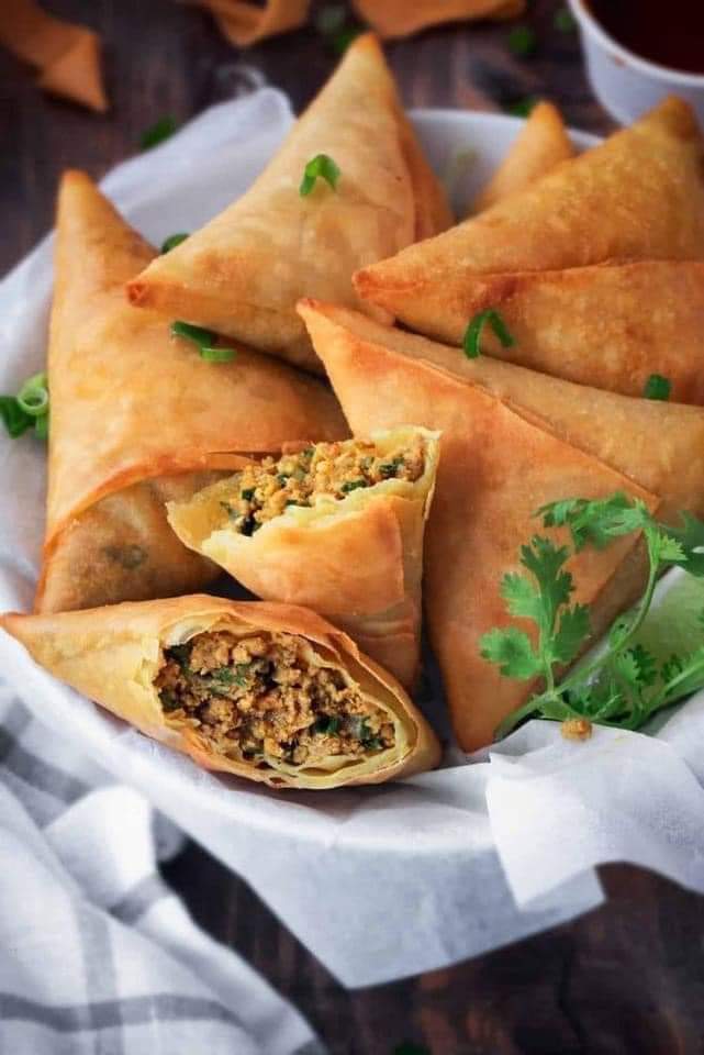 deslynbar's tweet photo. Grab packs of Delicious-Yummlicious Spring roll &amp; Samosa for  family &amp; all occassions
Spring Roll &amp; Samosa filled with:
-Cow and Goat Meat, Chicken,Pork, Sausage + Dandilon leaves
Order via Call📲 Chat on ☎️+233248668708☎️
@thenanaaba @mcmrsmile
@CapeCoastOguaa @samini_dagaati https://t.co/OSYHJsL6Ce