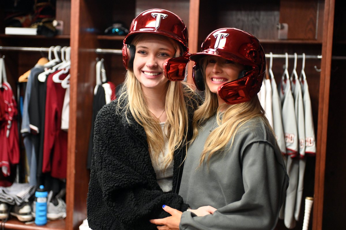 TroyTrojansBSB's tweet photo. A fun-filled night ✅

We had a great time at our first women's clinic! Thank you to everyone who came out.

#LadiesOfTroy 🛡️ | #OneTROY⚔️⚾️ https://t.co/VwJvL7Jlz3