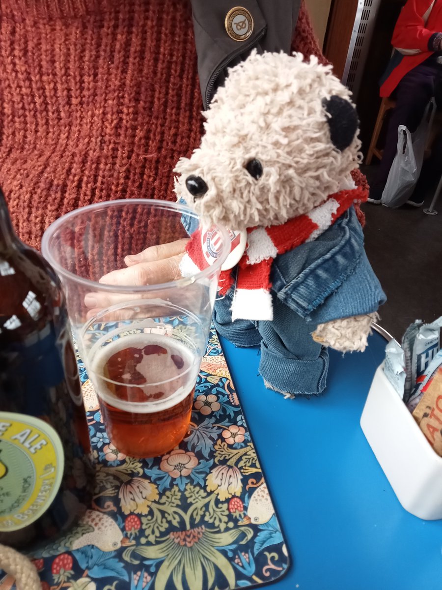 Hanley Bear has just realised that it's not #DryJanuary any more!

#SmallBearsNeedBeer