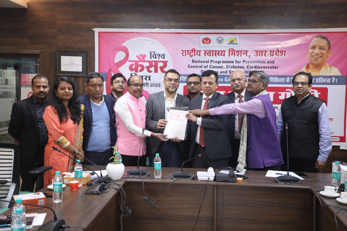 nhm_up's tweet image. प्रदेश में #WorldCancerDay के अवसर पर #PilotProject के रूप में जनपद लखनऊ के लिए @indiaturnspink @UELifeSciences के साथ MoU किया गया जिसके अंतर्गत लखनऊ की चिकित्सा इकाइयों पर आने वाली महिलाओं को #BreastCancer के प्रारंभिक अवस्था की निःशुल्क जाँच कर उपचार की सुविधा प्रदान की जाएगी।