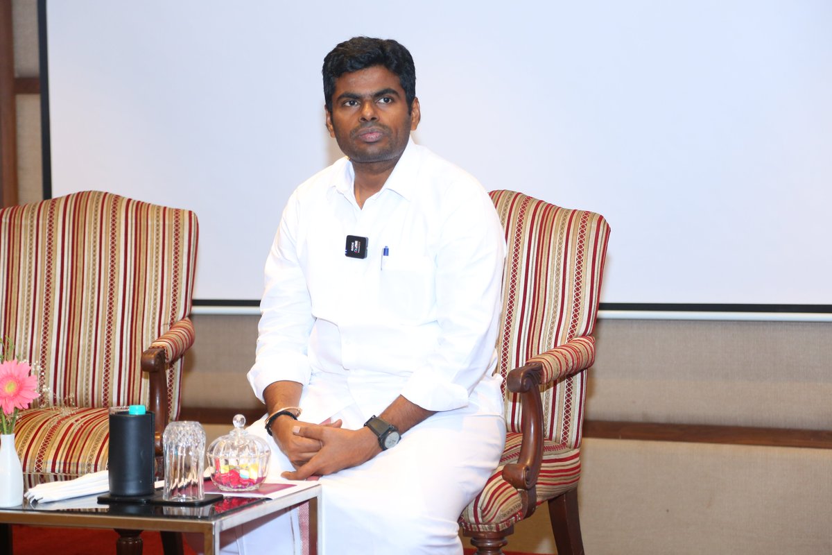 ThalaivaNxt's tweet photo. Thiru. @annamalai_k Valedictory Speech!

@aspireswami #thalaivanxt #tamilnadu #tamilnadupolitics #tamilnadu_politics #leaderstamilnadu #political #politicalparty #politicsnationwide #politicsmadesimple #politicsintamilnadu #politicsindia #politicsforfuture  #politics2023 https://t.co/mivtQcCyA2