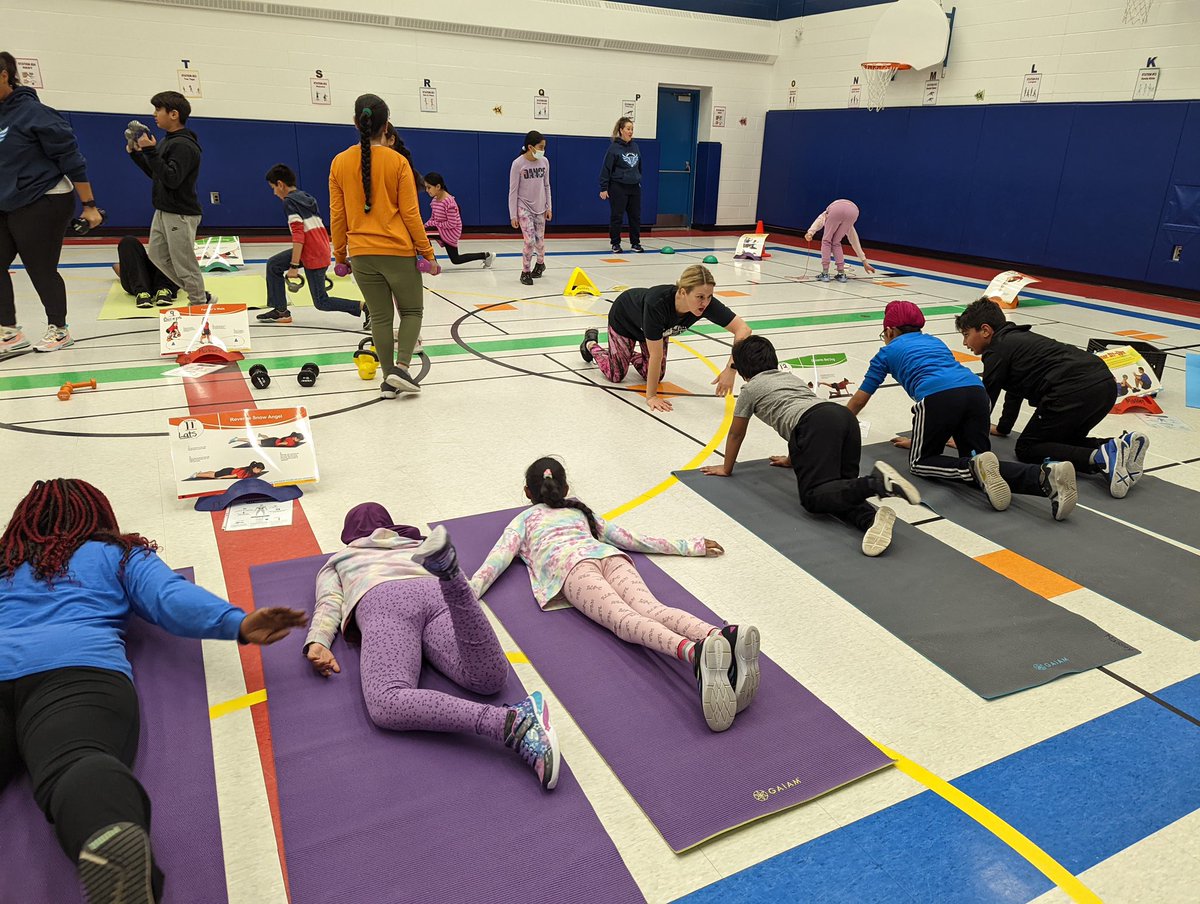 ret1974's tweet photo. #B4SchoolFitnessprogram @MasseyStreet_PS M,W,F mornings learning about muscles, fitness components, and the importance of regular movement for Building a Better Body & Brain @PeelSchools @PDSBDirector @msmasood25 @hpe4pdsb @Bunmiomiyale https://t.co/n07ZPyR4qj