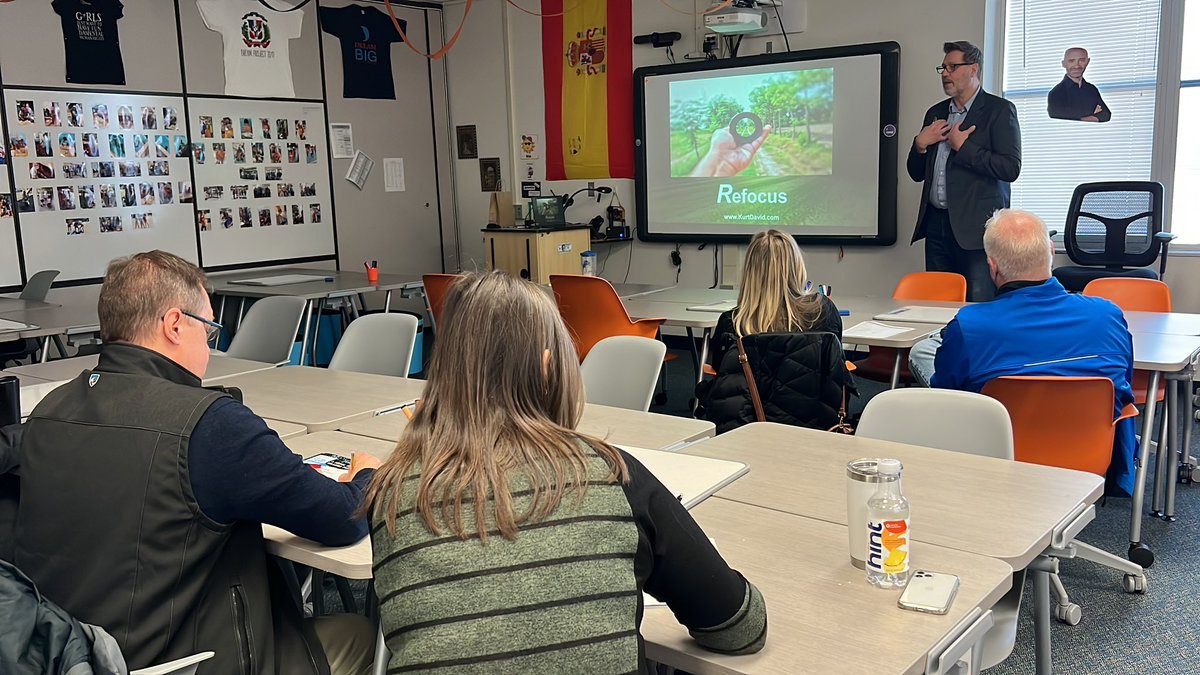 Parent Camp has officially kicked off! Come join us anytime before 2 at Northville High School. Lots of great breakout sessions to attend. Plus, walk through the Mental Health and Wellness Fair. @NorthvilleNEF #NPSWorldofPossibilities #ParentCamp