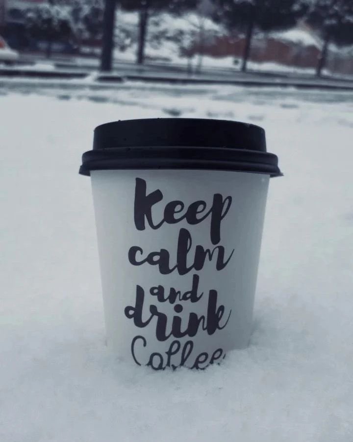 Sen olmayınca buralar buz gibi. Sensizlik bir iklim adı şimdilerde.