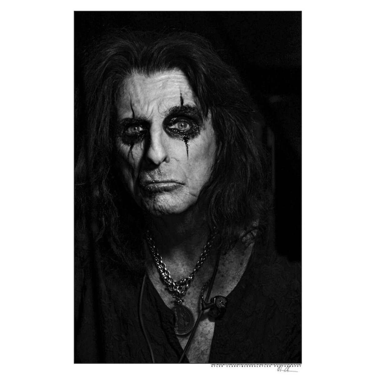 hollywoodvamps's tweet photo. Happy Birthday to the original Vampire! The one, the only, Mr. Alice Cooper! @alicecooper 

Photo by: @CerealKyler https://t.co/7GYNCPmM6Q
