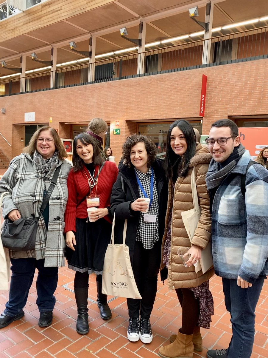 Jchiri99Joan's tweet photo. Here's a peek of #APACELT23 face-to-face conference session at the @UPFBarcelona. It's been an outstanding day not only for all I learned and observed, but also for the instrumental ideas back-and forth among ELT @LurdesPujadas @amotiteacher @Txellblanco @RaquelJoaquin @APAC_ELT https://t.co/5oEv2N0Hci