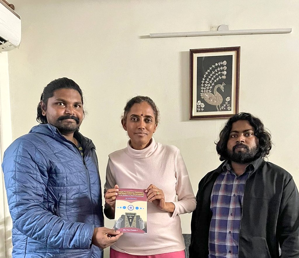 VoiceOfLocalGov's tweet photo. Today, we met Hon. MP Jothimani Mam @jothims at her residence in New Delhi and shared the booklet on #AreaSabha prepared by our collective @vopTamilNadu @thannatchi 
#UrbanLocalGovernance #PeoplesParticipation https://t.co/5sIOxJ9Oma