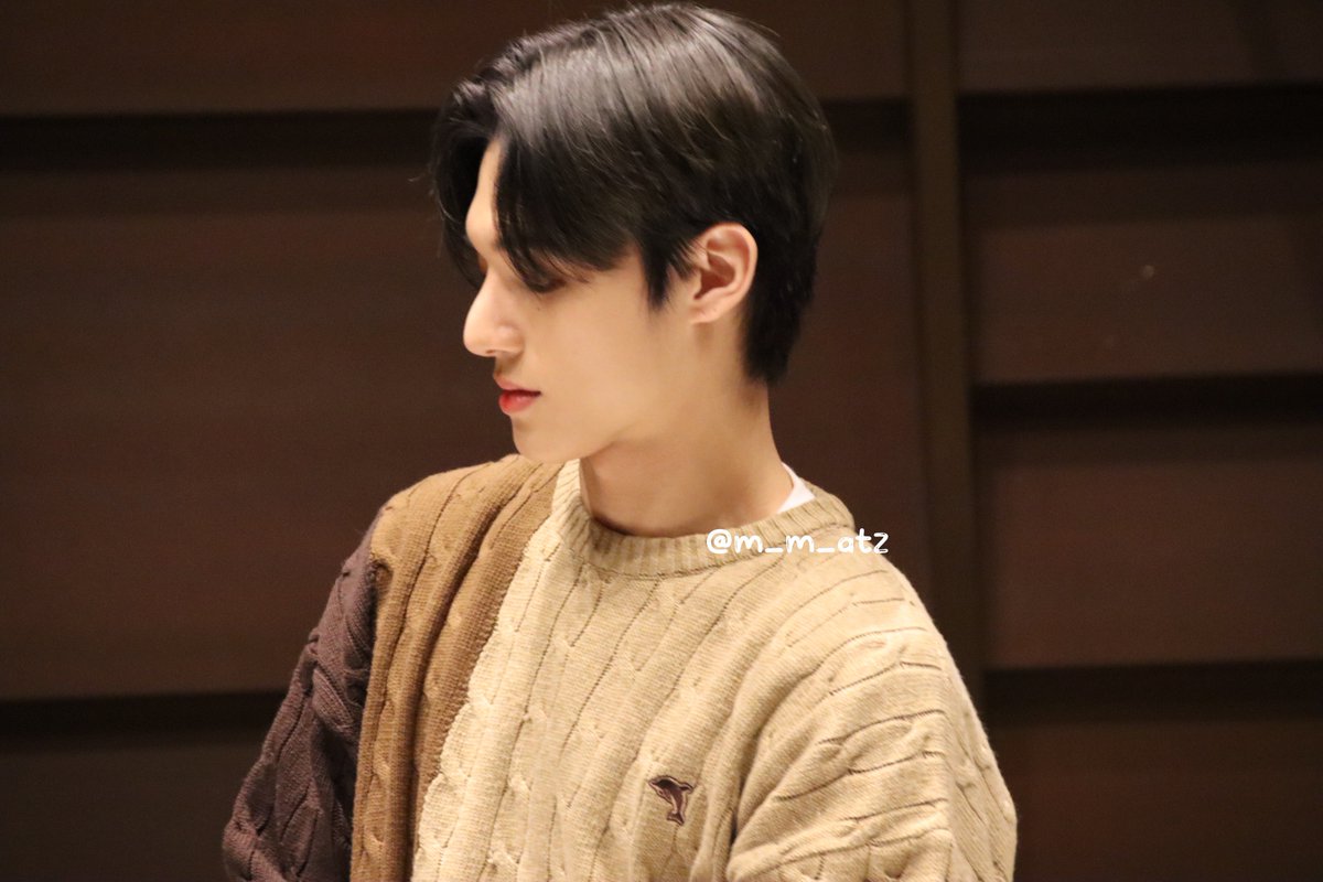 m_m_atz's tweet photo. 230129 TIAT SKY HALL ATEEZ
プレミアム団体サイン会 東京2部

顔が本当にまじで最強で
あまりにもかっこよすぎた🥲♡

#ATEEZ #에이티즈 #アチズ
#WOOYOUNG #우영 #ウヨン https://t.co/CUrzkvxthH