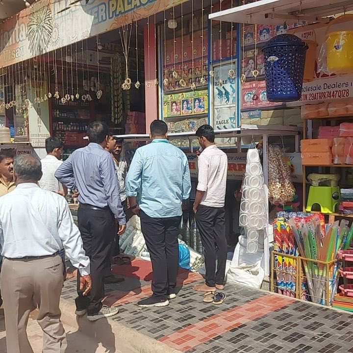 bmangalorean's tweet photo. Thank you @mangalurucorp MCC authorities for initiating a drive to clear footpath from unauthorized operators and have warned defaulters against illegal encroachment.
@smartcitymangaluru 
@DCDK9 @compolmlr https://t.co/E3f3LQTwwo