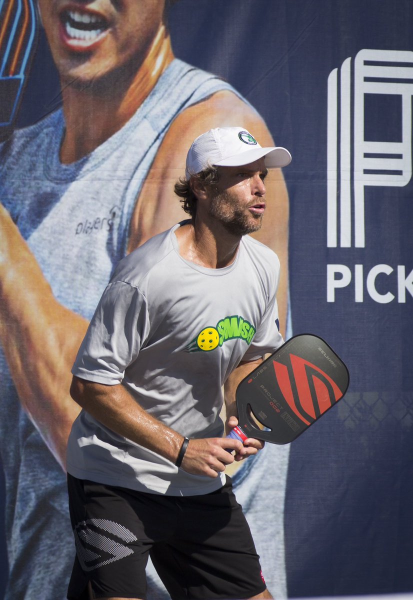 SelkirkSport's tweet photo. @travisrettenmaier playing with the Selkirk Labs Project 002! π₯
#wearepickleball #selkirklabsbyselkirk #project002 https://t.co/LKOzsQ3UPf