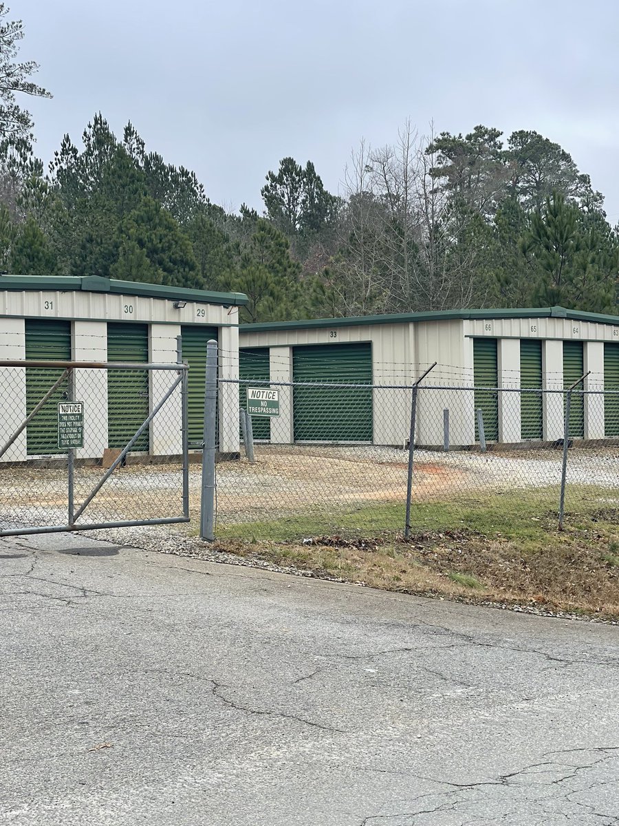 Start_Your_Biz's tweet photo. I know a lot of real estate investors that say they would want to get into self storage, and do nothing about it.
Let’s chat if you’re actively looking for self storage facilities!
#drivingforstorage #selfstorageincome https://t.co/YqrwGfFYZd
