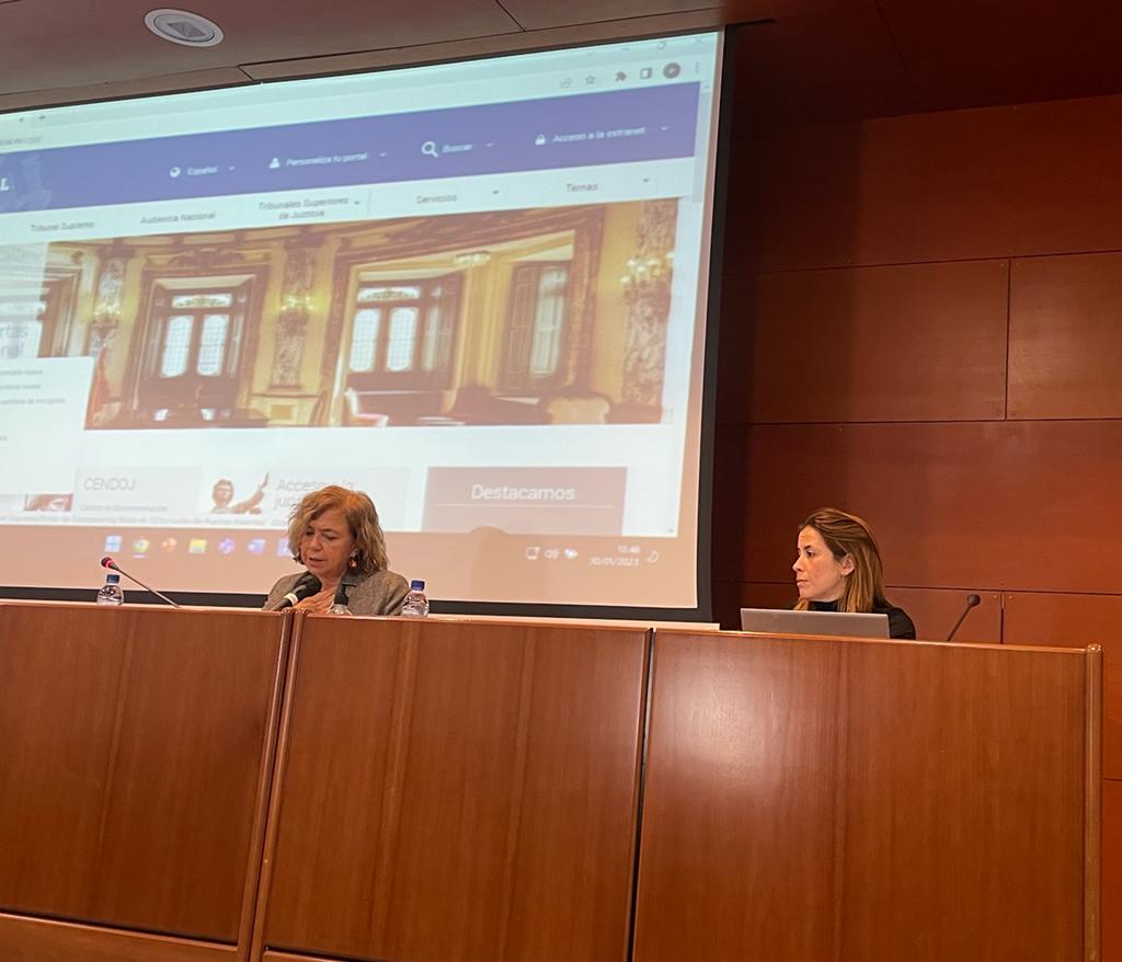 Esc_Judicial's tweet photo. Hemos tenido entrega de Despachos a la #71Promoción, cursos de #FormaciónContinua, la visita de la #magistrada del #TS @poderjudicial, Ana Ferrer, #PerspectivaDeGénero, taller legislativo, @CENDOJ... Y seguimos con #EstatutoDeLaVíctima, Constitucional, Instancia... #opositores https://t.co/fKCyekCvtY