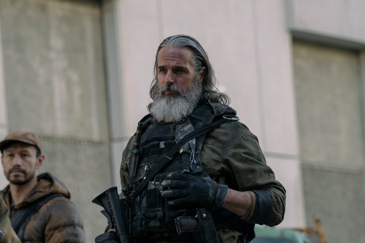 chrisdadeviant's tweet photo. the original last of us cast being in the show too means so much to me... https://t.co/OraC2IvOBI