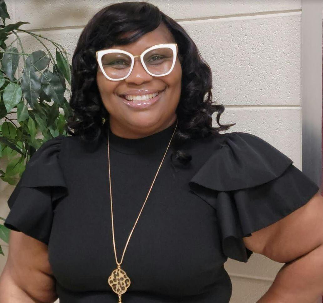 peachschools's tweet photo. A Trojan Returns Home!

Please join us in welcoming Ms. Kizzy Johnson as the New Fort Valley Middle School Principal!
Ms. Kizzy Johnson, a 1997 graduate of Peach County High School, is extremely grateful for the opportunity to serve the Peach County community and FVMS! https://t.co/okoM26dL1j