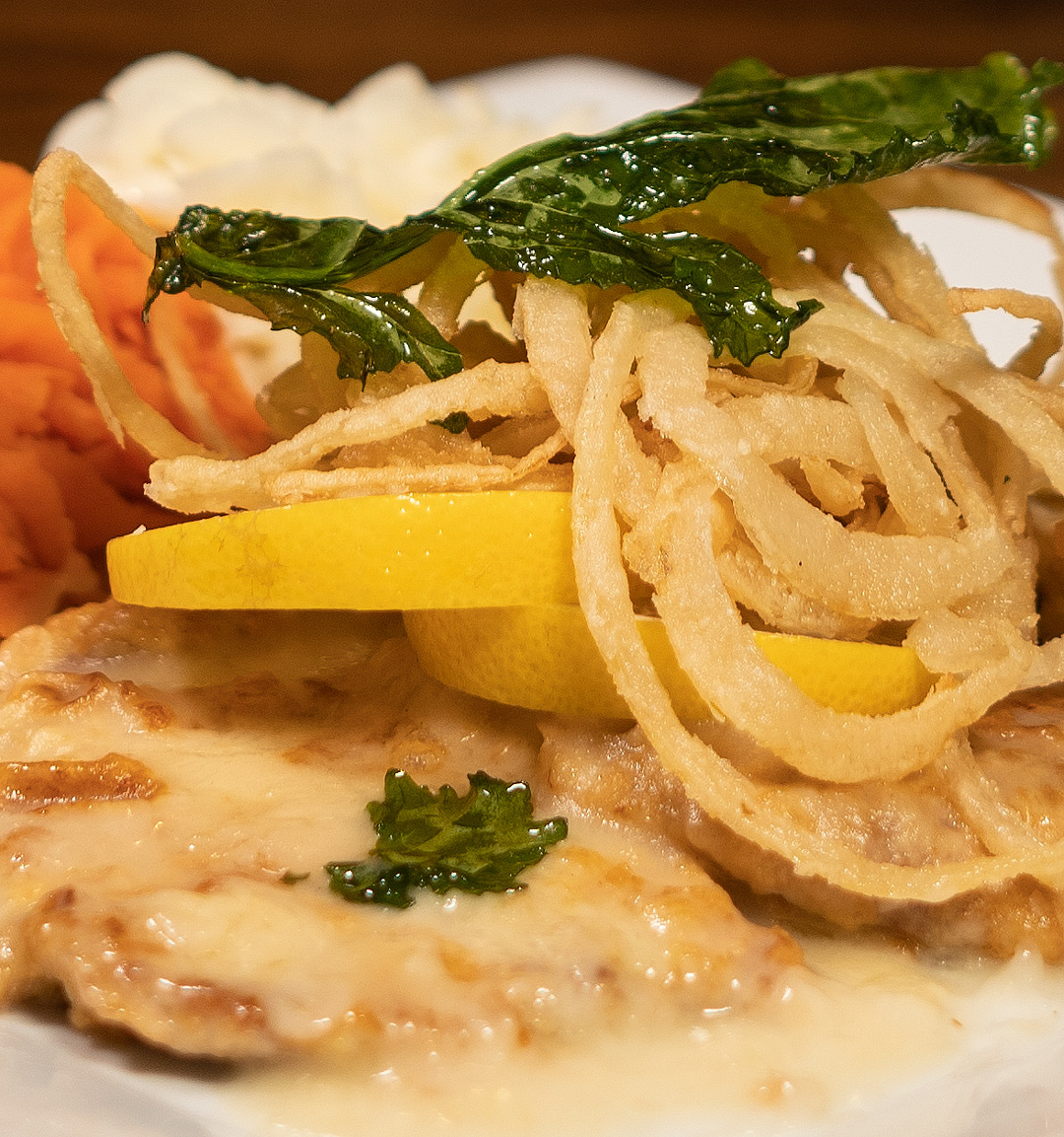 TheColumbiaInn's tweet photo. Try our Pollo Francese for dinner tonight! Tender chicken breast dipped in egg and sautéed in a lemon and white wine sauce ✨
#NJBars #ChickenFrancese #Dinner #ColumbiaInn #MontvilleNJ https://t.co/zdVUq06iaU