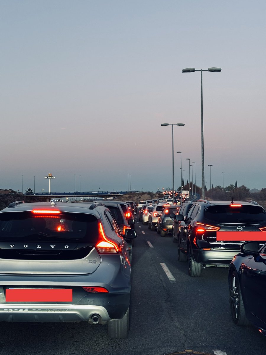 🚙🚗🚌🚎Otro sábado Otra retención <a href="/PSOE_RM/">PSRM - PSOE Región de Murcia</a> , <a href="/SerranoJAntonio/">José Antonio Serrano</a> donde está la <a href="/MurciaPolicia/">Policía Local Murcia</a> regulando el tráfico? 😟😟