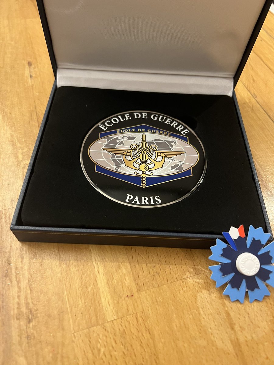 SoMabrouk's tweet image. Merci pour l’honneur que vous m’avez fait suite à ma conférence à l’ #ecoledeguerre amphithéâtre #Foch #Ecolemilitaire Merci appuyé au Chef d’escadron Paul Dumont Saint Priest. Au général de division Philippe Pottier. Et bien sûr au général de corps d’armée Benoit Durieux 🌟🌟🌟