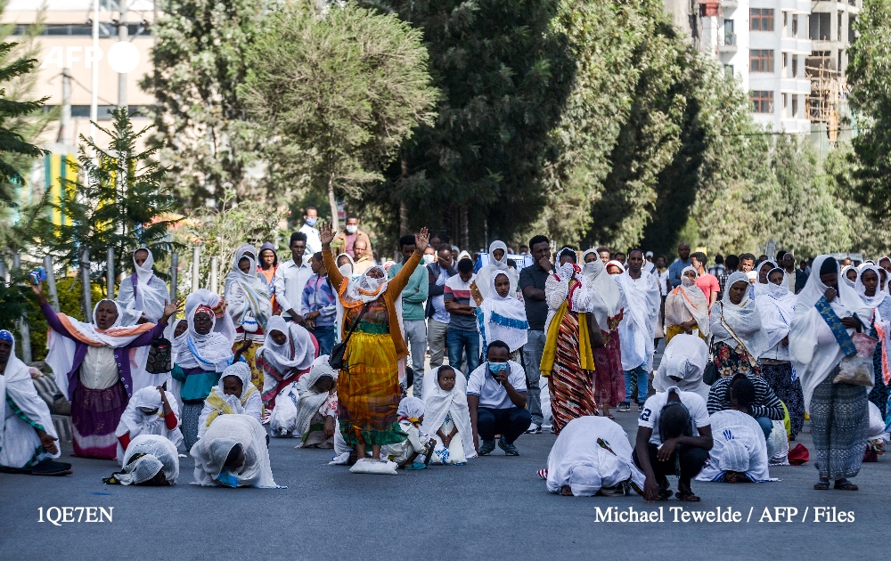 Two Orthodox Christians were killed in an attack on a church in south Ethiopia, according to a religious media outlet. Tensions in the ancient Ethiopian Orthodox Tewahedo Church have sparked after rebel bishops created their own synod in the Oromia region.
u.afp.com/iWJT