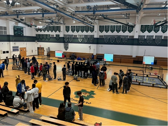 CNHSAthletics's tweet image. VEX Robotics Regional Competition is rocking at CNHS! Shout out to @MrNTechEd and our VEX students on doing a great job hosting a wonderful event. #CougarPride