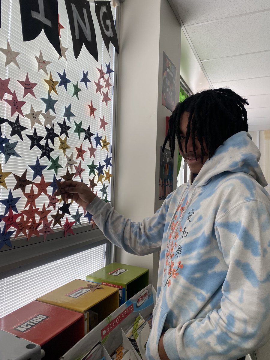 Mrs. Otis tweet media
