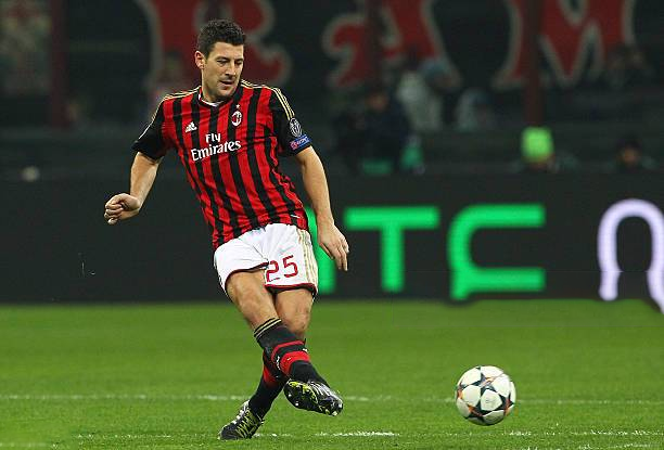 RYOmoha's tweet photo. Both in their prime, who would you take? 👀

Like for Bonera
Retweet for Zanetti
#InterMilan https://t.co/aaf8YhMf9f
