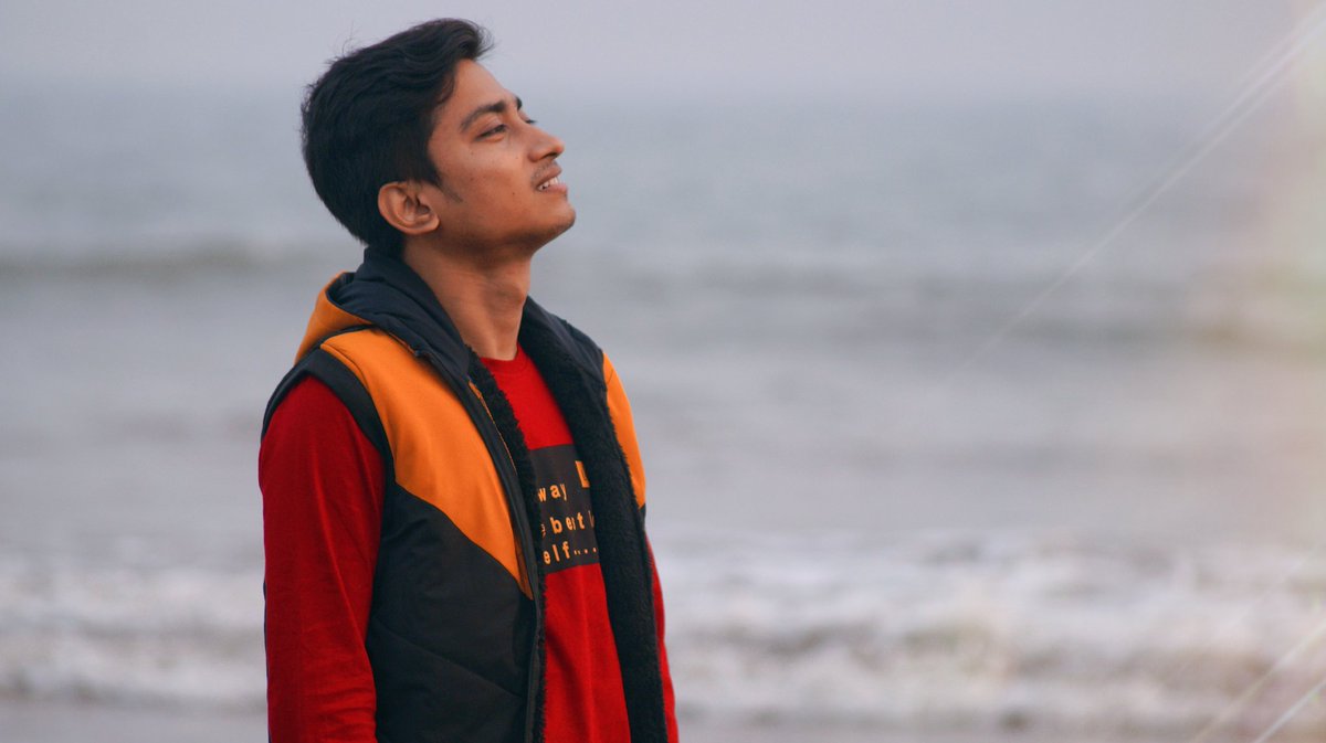 ManashDewanji's tweet image. &quot;হতে চাইনা কারোর মতন
থাকতে চাই শুধু নিজের মতন।&quot;
😒😒😒 #manashdewanji #simplestyle #bongboy