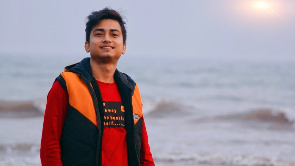 ManashDewanji's tweet image. &quot;হতে চাইনা কারোর মতন
থাকতে চাই শুধু নিজের মতন।&quot;
😒😒😒 #manashdewanji #simplestyle #bongboy