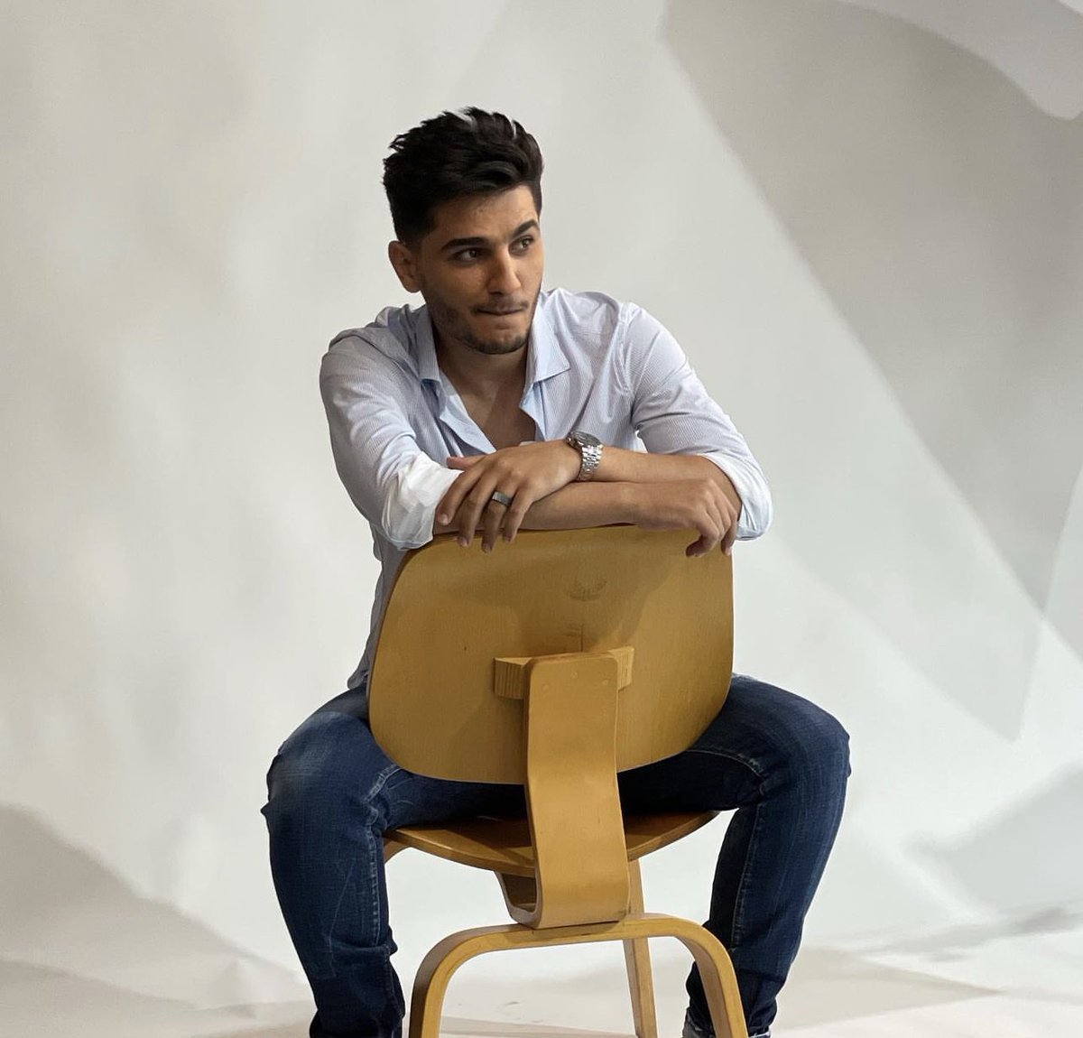 Ne7naMagazine's tweet photo. النجم #محمد_عساف بأحدث صوره على موقع التواصل الإجتماعي إنستغرام 💕

ضعوا تعليقاً على الصورة من إحدى أغنياته 🤩

@MohammedAssaf89 

#نحنا https://t.co/MZWXW4TDIn