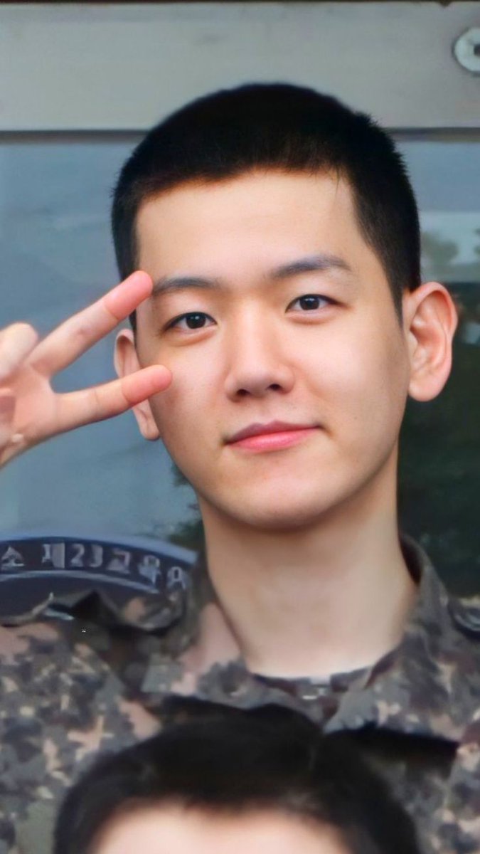 ExoProjectt's tweet photo. Dispensa formal do sargento #ByunBaekhyun 🎖️

Hoje acontece a dispensa oficial do serviço militar do #BAEKHYUN

WELCOME BACK BAEKHYUN 💙

#BAEKHYUN_is_back
#배켜니_소집해제한다_짱이지
@B_hundred_Hyun 

Usem as hashtags para comemorar
@weareoneEXO #EXO https://t.co/mc155oVfOZ