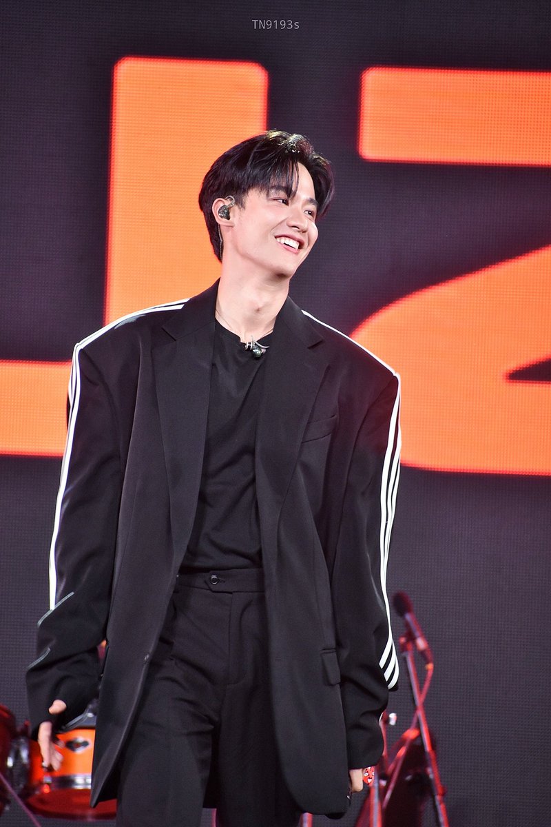 plcbwss22's tweet photo. Tampan dan menawan siapa lagi kalau bukan Tay Tawan💙🫰🏻am I right? Please Answer me @Tawan_V
#JAPANEXPOTHAILAND2023 
#JAPANEXPOTHAILAND
#เตตะวัน
#tawan_v https://t.co/EZW7m4Rwf2
