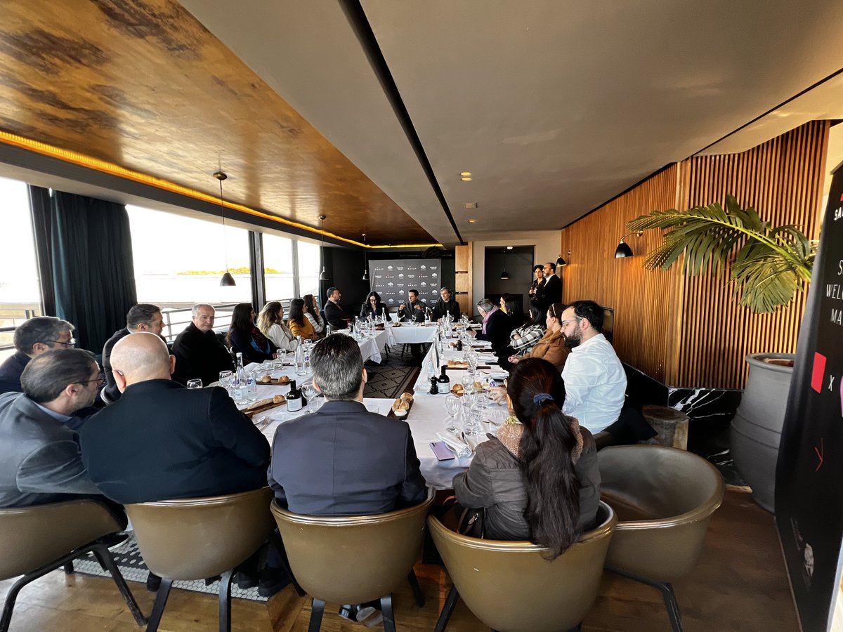 A+E Magazine tweet media