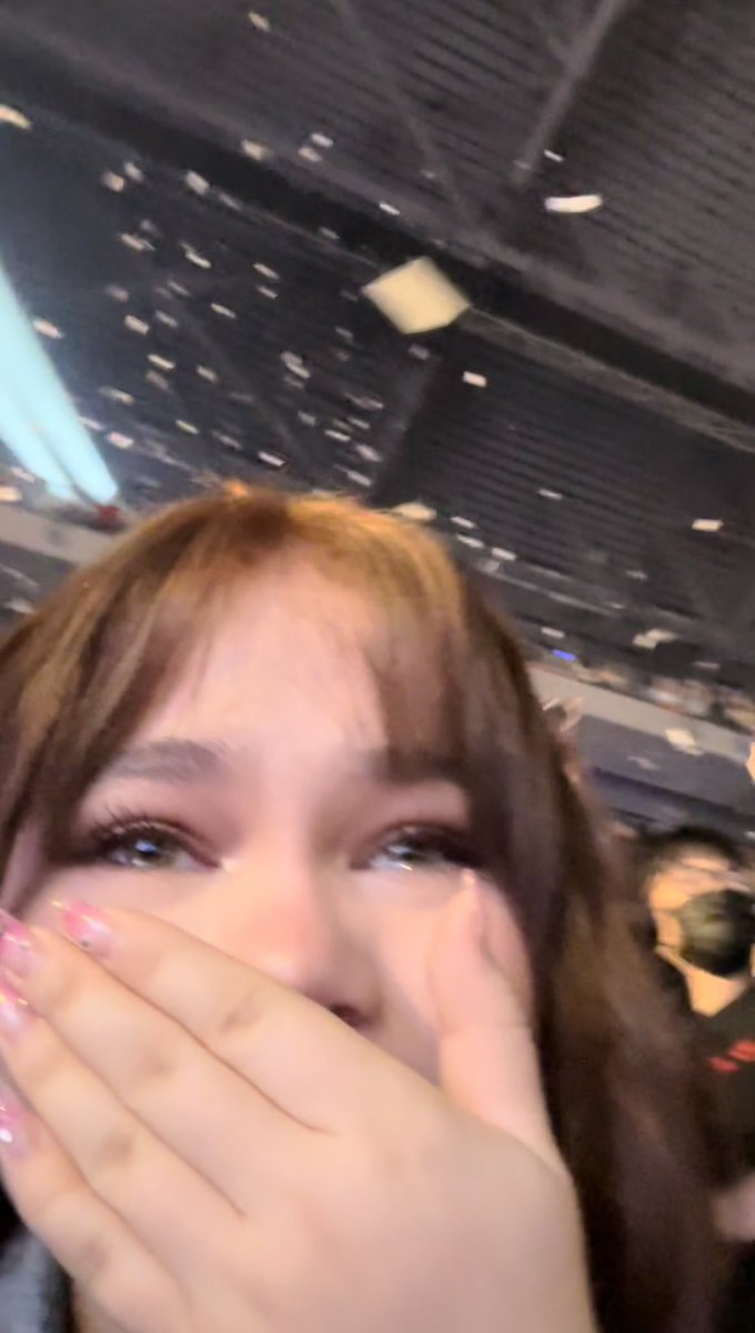 _monaalawi's tweet photo. will post proper pictures tomorrow, but here’s me crying muna <3 i had so much fun and i’m so grateful to have been able to watch enhypen perform live, they’re such an inspiration to me and i love them 🥹 @ENHYPEN_members @ENHYPEN #ENHYPEN_IN_MANILA #MANIFESTO_IN_MANILA https://t.co/j3Smg0CzQd