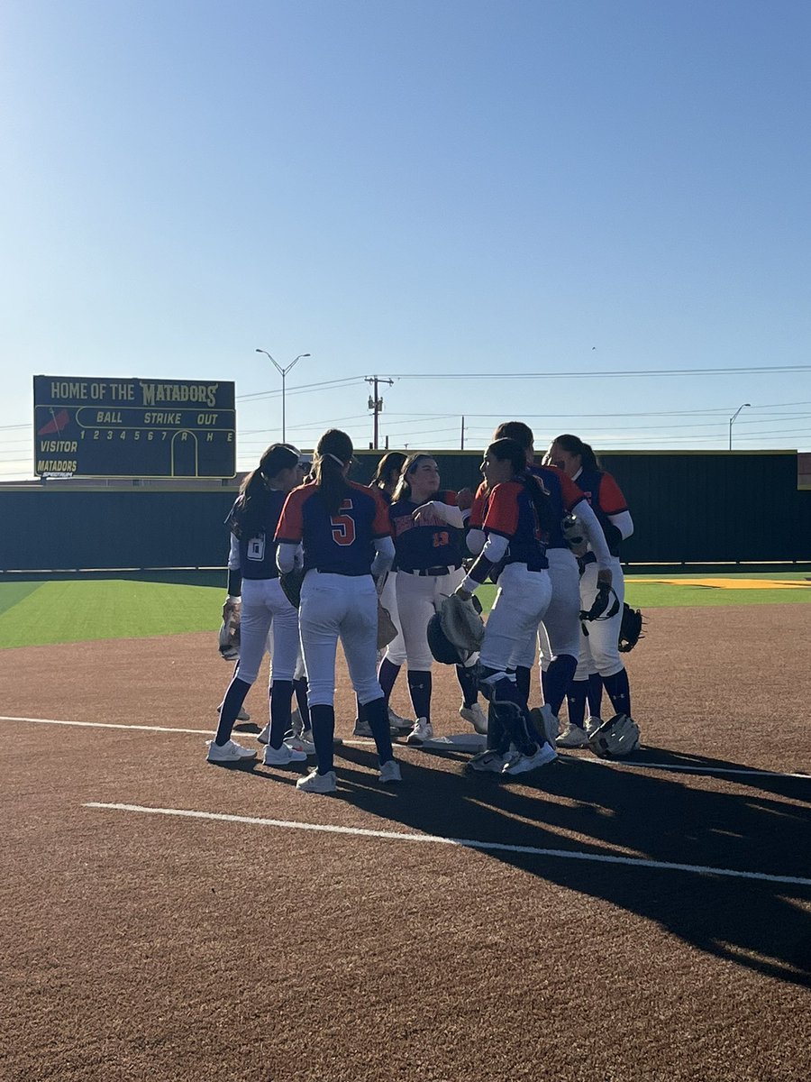 rena8123's tweet image. Let’s go Falcons! 💜🥎🧡

LAST DAY TO PLACE YOUR ORDERS! Link below👇🏼 

Get your swag on!
docs.google.com/forms/d/e/1FAI…

@EHSSballbooster 
@EastlakeSoftba1