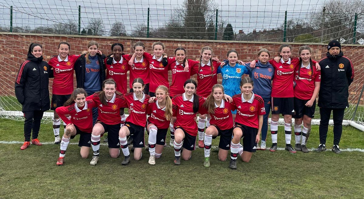 carlmiles07's tweet image. Katie and chums. Victory against Liverpool to win the U14s league title. ⚽🥇