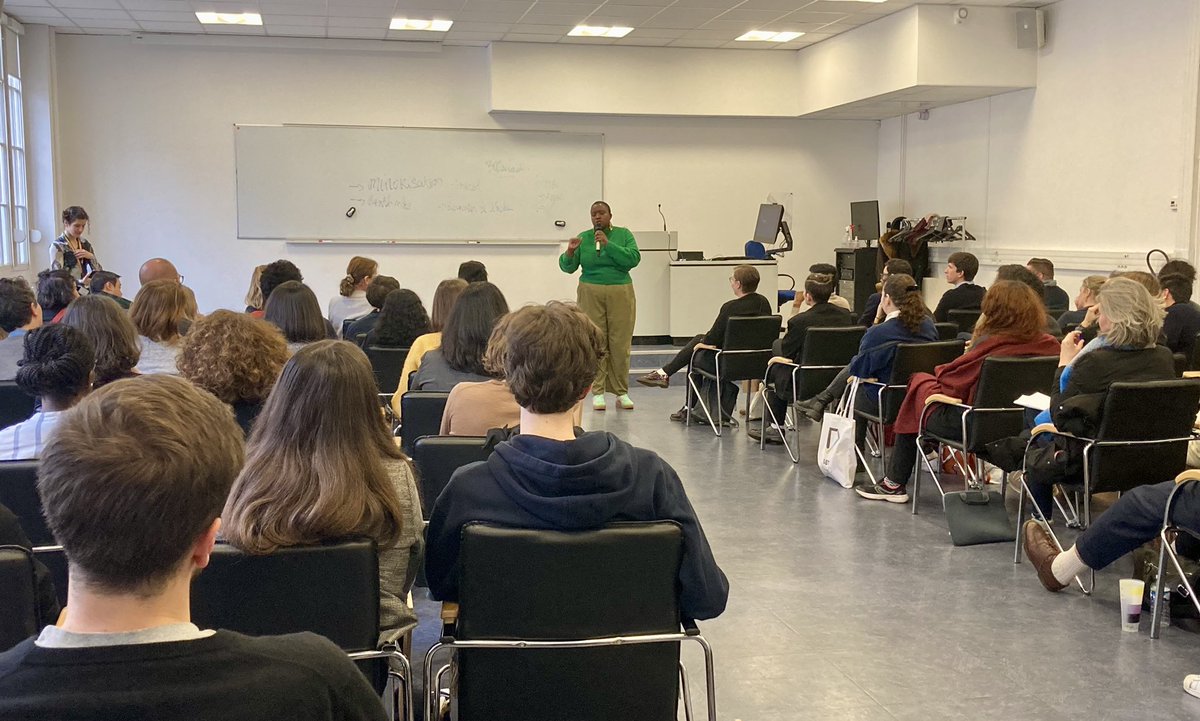 LGBT_Talents's tweet photo. Merci à #MarieDasylva, coach stratégiste pour personnes minorisées, pour sa masterclass autodéfense #LGBT+ en entreprise et à #WorkingOut pour leur masterclass sur le #mentorat : qui permettent d’aller plus loin dans l’#inclusion dans le monde du travail. #LGBTTalents #Diversite https://t.co/UAPLNWiccS