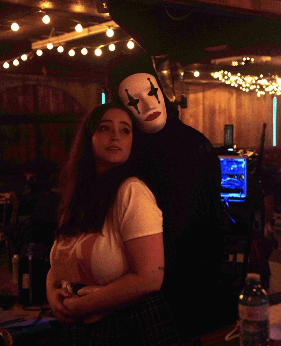 ShowSloppy's tweet photo. Me falling in love with a clown that will ruin my life: https://t.co/NXPHuyfOAg