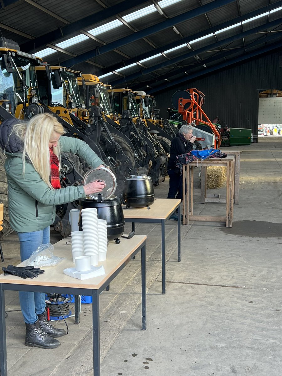 froukjepit's tweet photo. Bakje snert @Winterloopbedum wandelen voor het @UMCGKankerfonds ! https://t.co/VqhdIUjrwD
