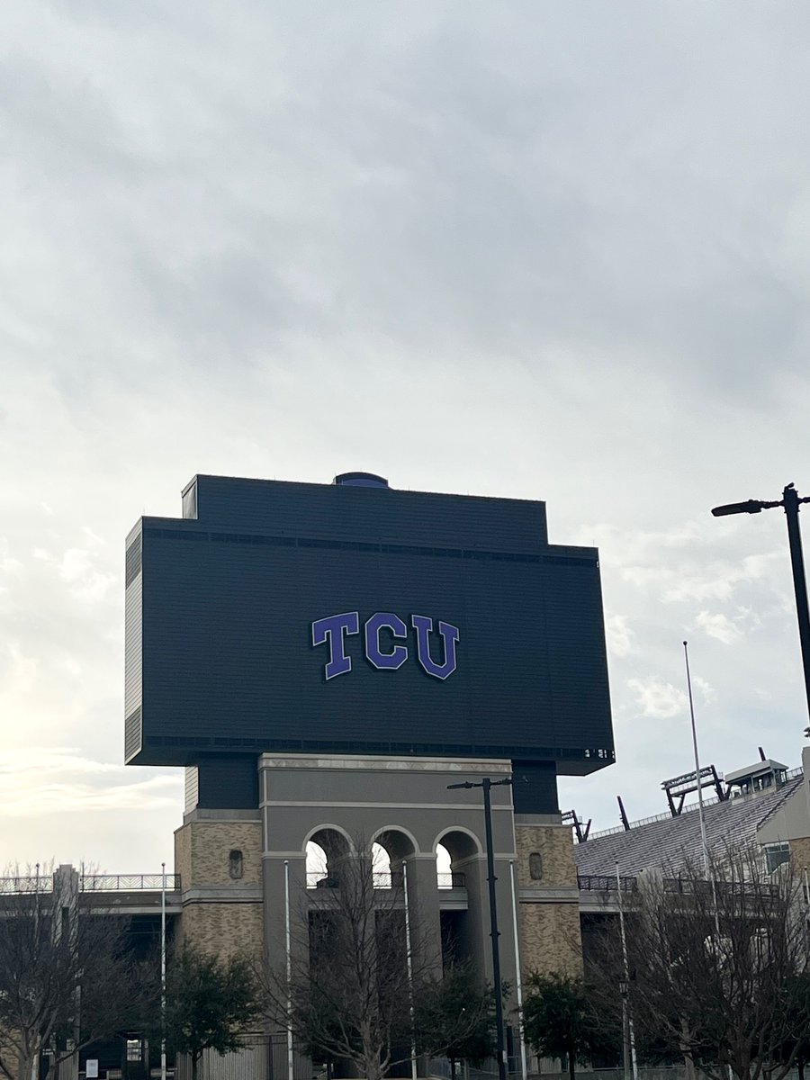 MyLifeAs_Cal's tweet photo. Never been to TCU before, really cool campus and beautiful stadium! 💜 https://t.co/9p3WTdOfjd