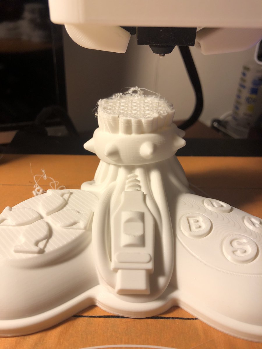 ConsoleKink's tweet image. So it’s gonna be like that, huh? This is on me for not keeping my rolls tensioned. 🤦🏼‍♂️ #printfail but loving the quality at least!