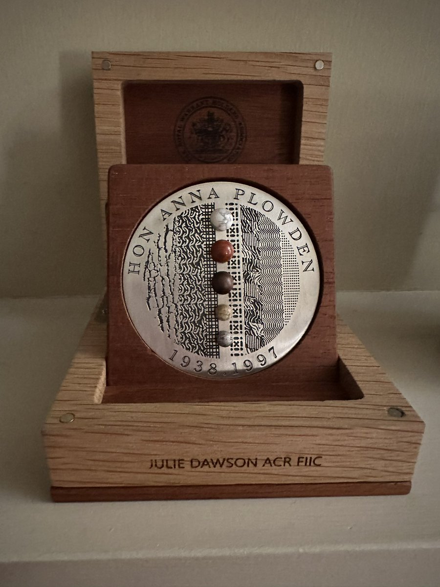 DawsonJd110's tweet photo. @Conservators_UK I am delighted also to be the first recipient of the exquisite new Medal in its intriguing box (complete with ‘secret compartment). It was a privilege at the presentation to meet the designers and makers and hear the stories and meaning behind the creation of these special items https://t.co/LnGs22tElD